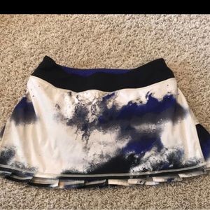 Lululemon pace setter skirt (excellent condition)